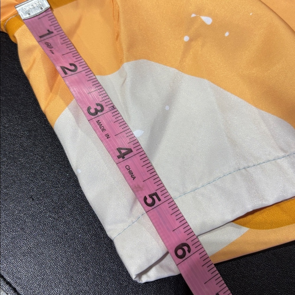 Looney Tumes Embroidered character trunks elastic/drawcord,mesh lined,pockets - Picture 10 of 11